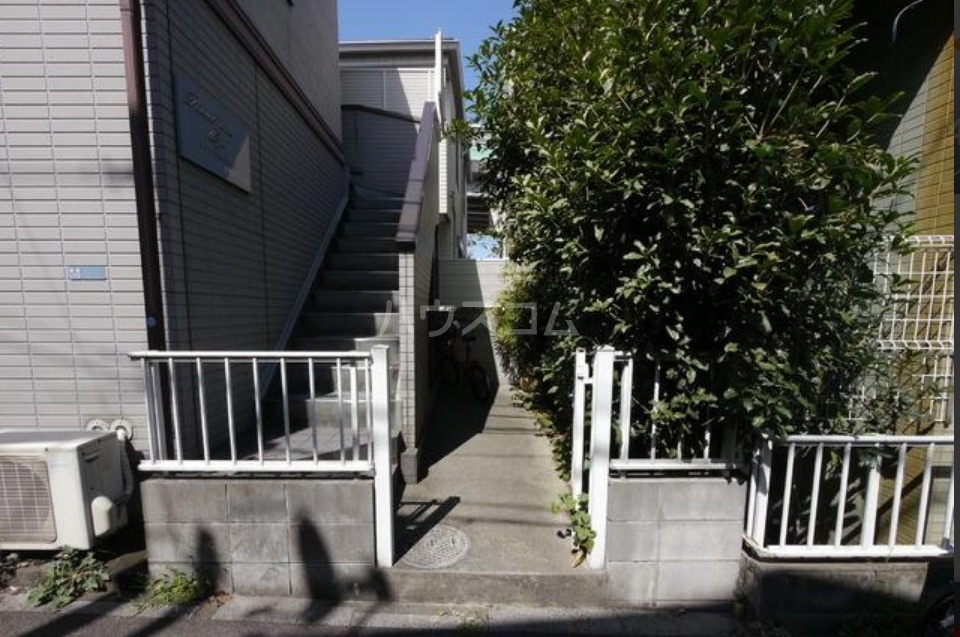 22/30 エントランス