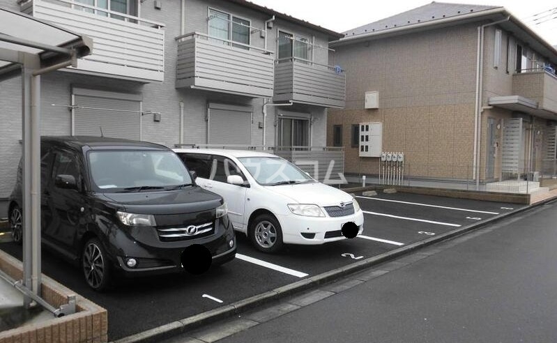 28/30 駐車場