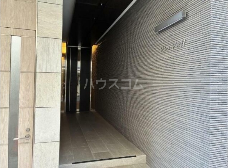 22/30 エントランス