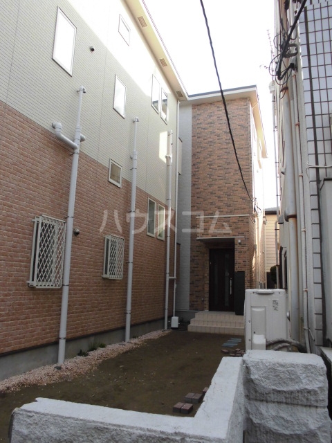 22/22 エントランス