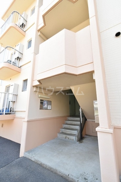 13/16 エントランス