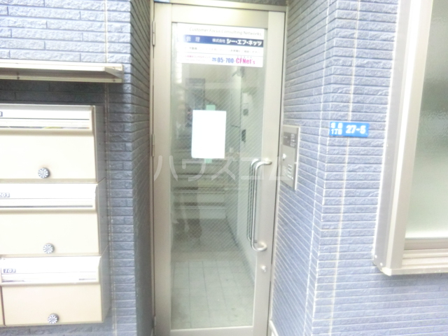 26/30 エントランス