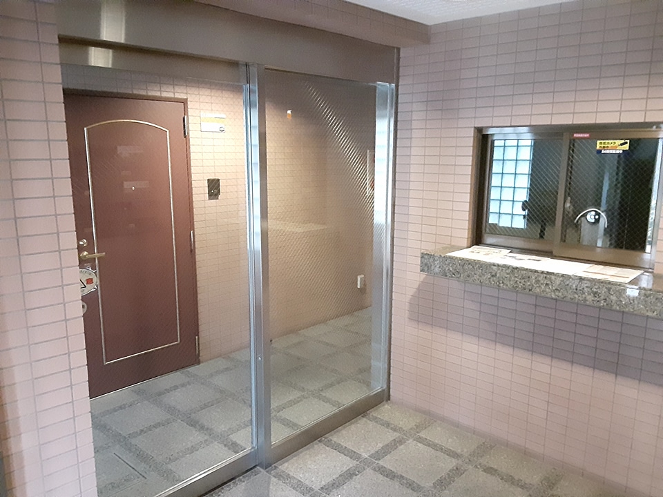 28/30 エントランス