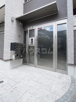 21/27 エントランス