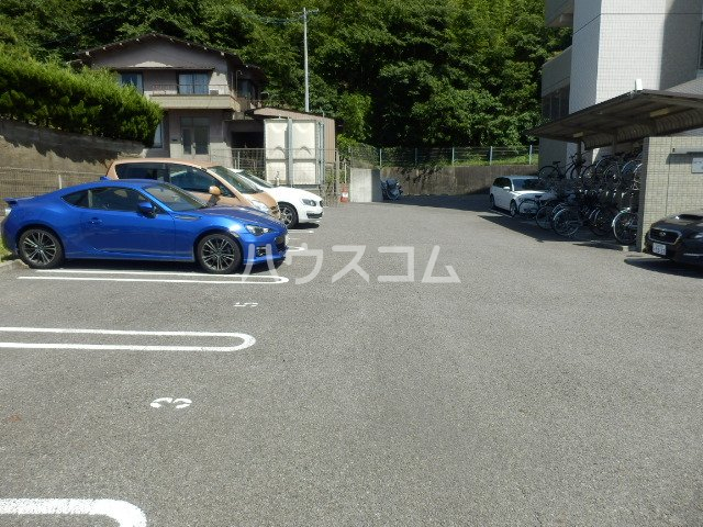 23/30 駐車場