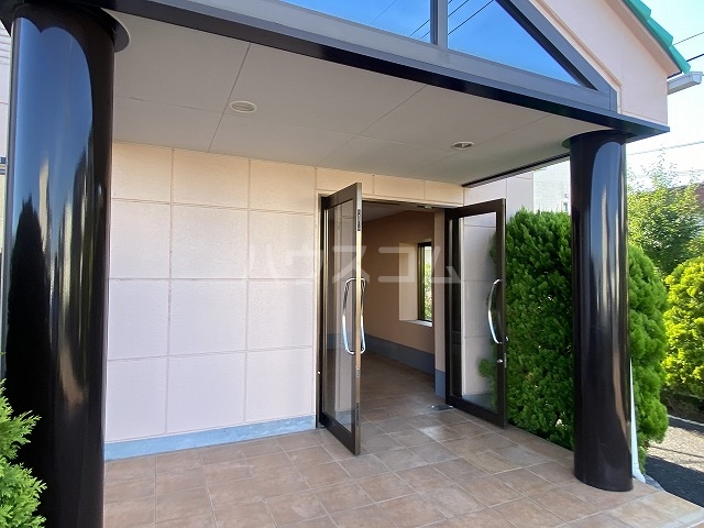 28/30 エントランス