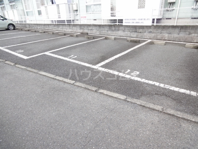17/23 駐車場