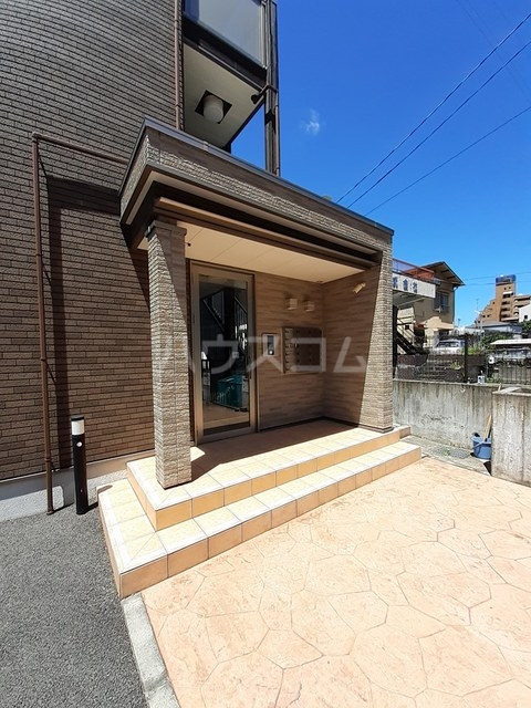 22/30 エントランス