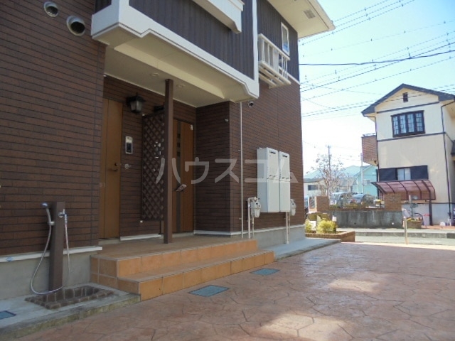 16/27 エントランス