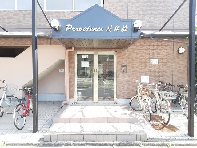 26/30 エントランス