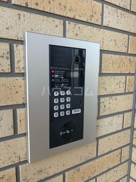 21/27 エントランス