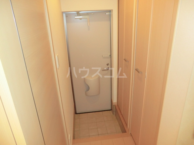 28/30 エントランス