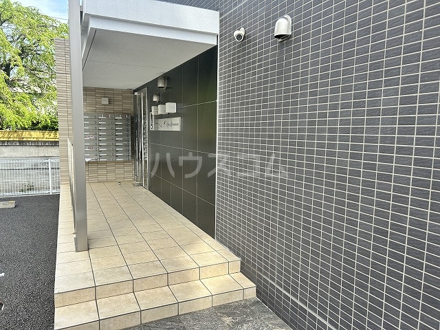 28/30 エントランス