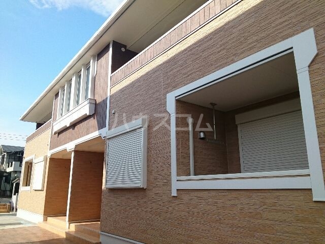 16/23 エントランス