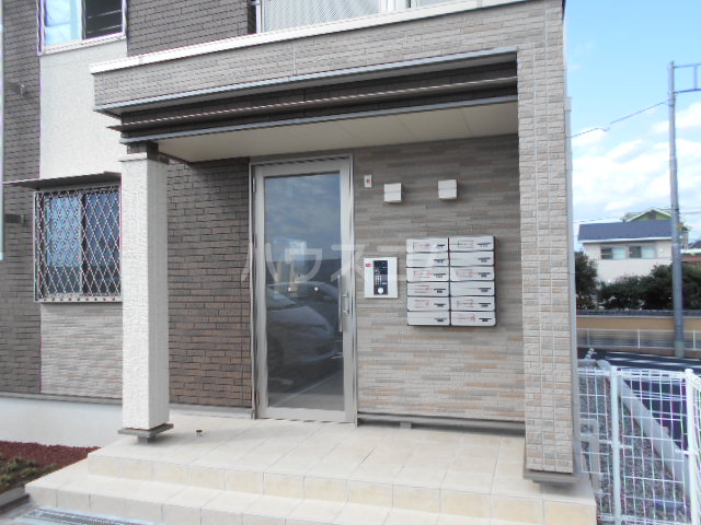 28/30 エントランス