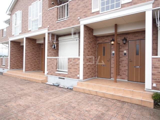 18/25 エントランス