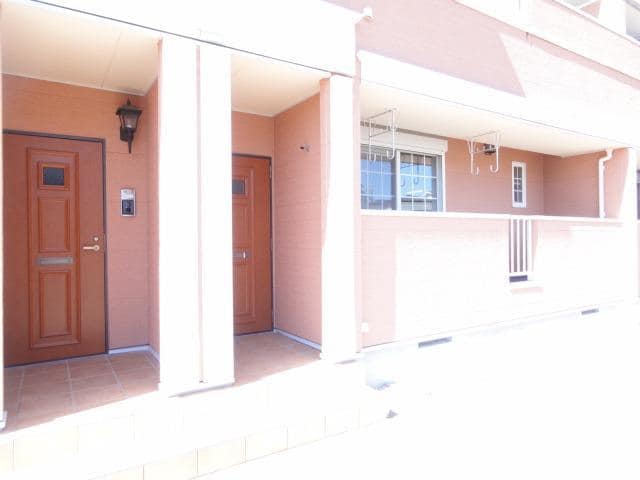 18/25 エントランス