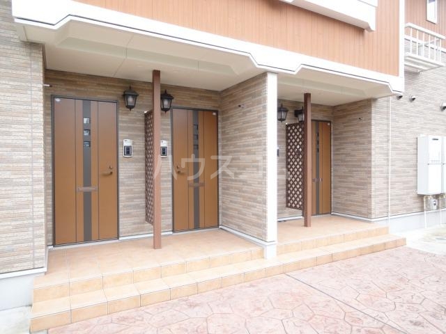 22/28 エントランス