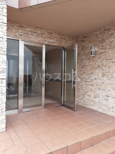 20/29 エントランス