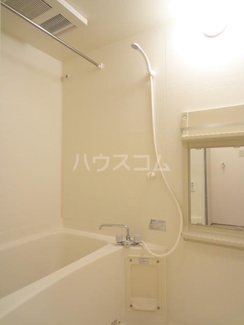 13/30 浴室