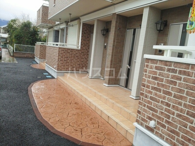 19/26 エントランス