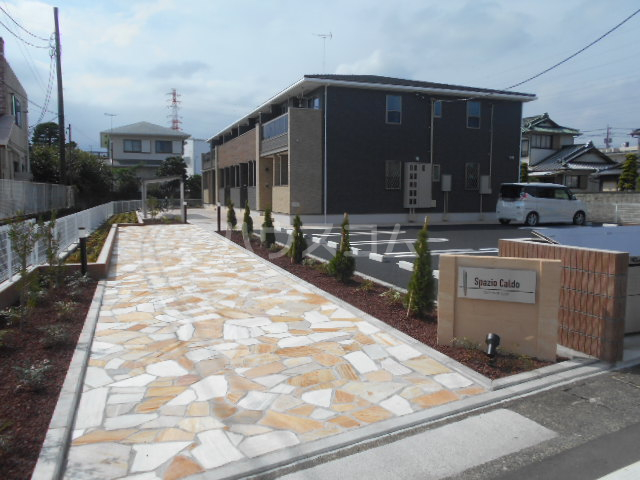 28/30 エントランス