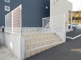 25/30 エントランス