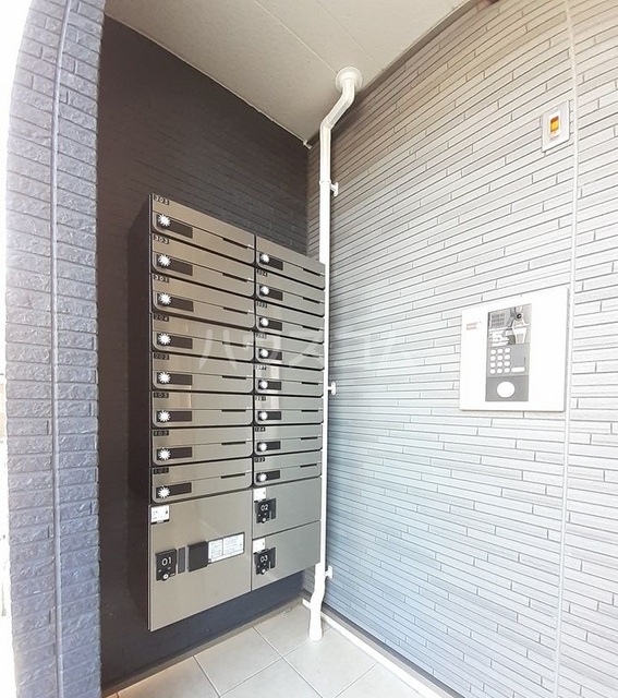 25/30 エントランス