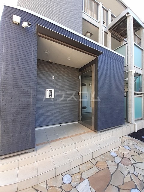 26/30 エントランス