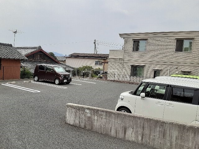 21/27 駐車場