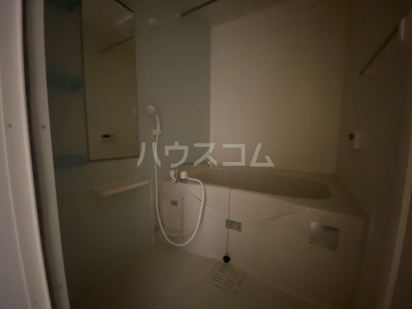 13/30 浴室