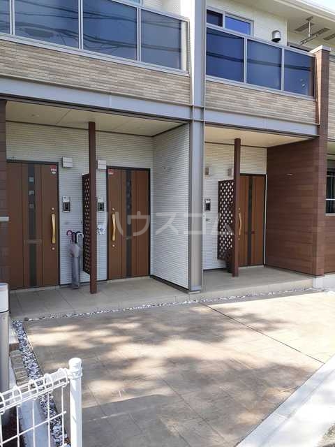 23/30 エントランス