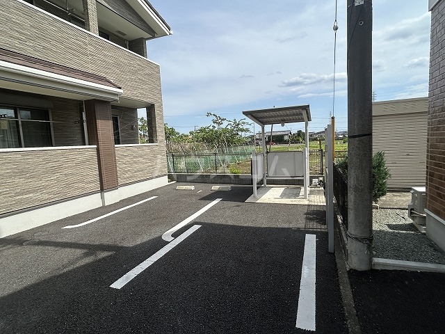 18/24 駐車場