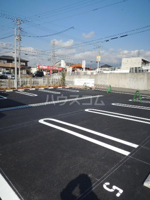 2/4 駐車場