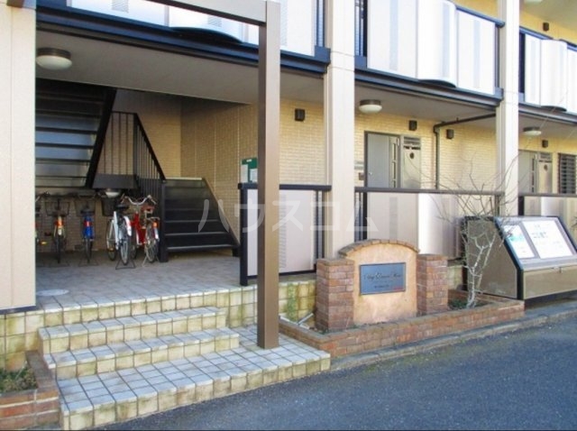 13/15 エントランス