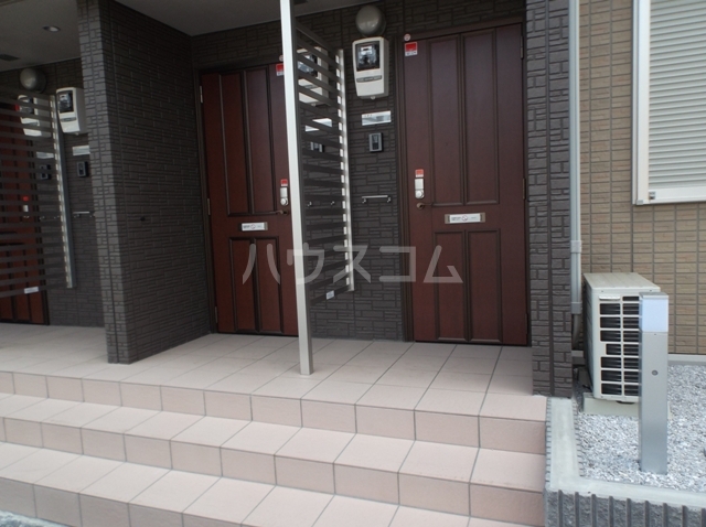 18/29 エントランス