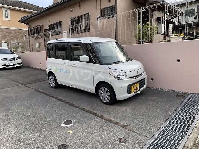 22/28 駐車場