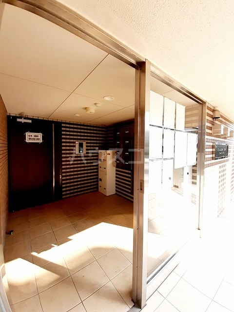 14/22 エントランス