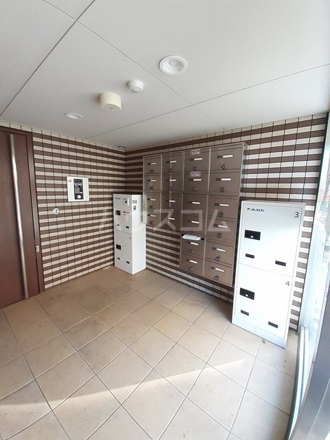 15/23 エントランス