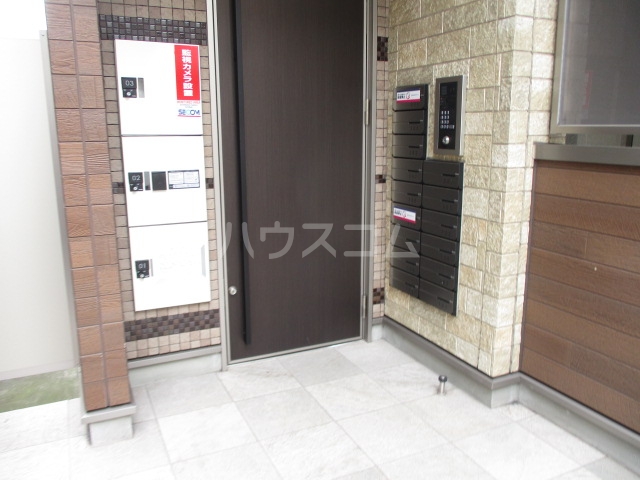 2/2 エントランス