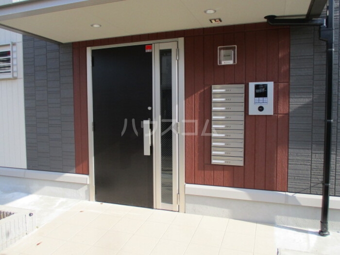 2/4 エントランス