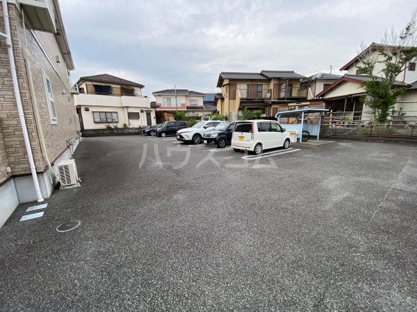 26/30 駐車場