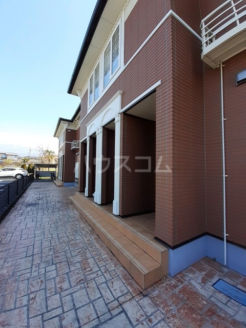 23/30 エントランス