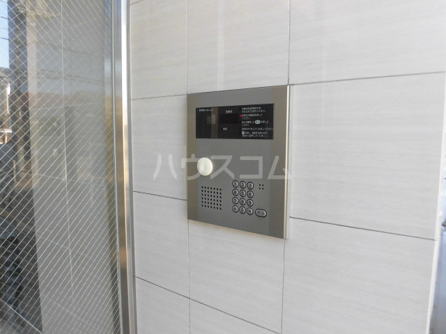 24/30 エントランス