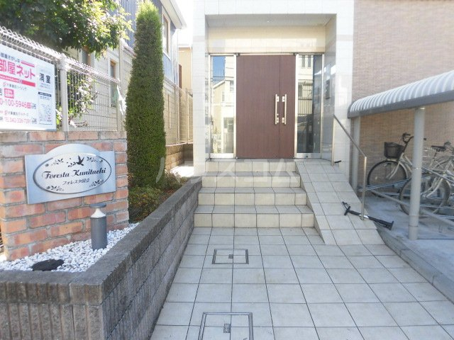 25/30 エントランス