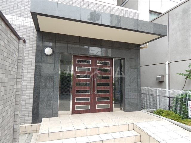 2/5 エントランス