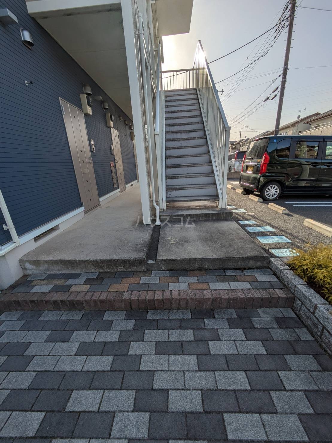 27/30 エントランス