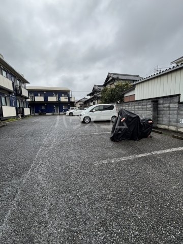 2/3 駐車場