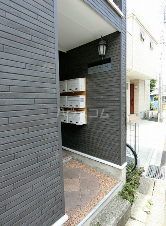 13/13 エントランス