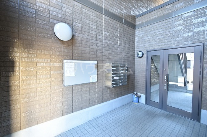 18/22 エントランス